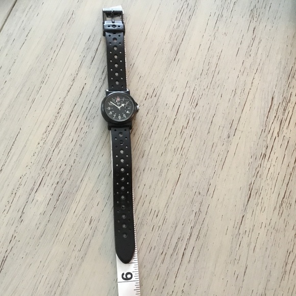 Vintage 1993 Ladies Swiss Army Watch - Picture 3 of 5